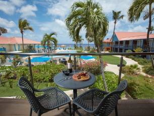 Divi Flamingo Beach Resort en Casino