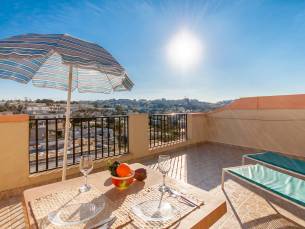 Merill Pool and Sea, Penthouse Apart 6