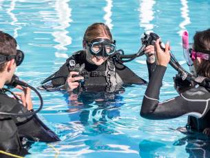 Introductieles snorkelen (2 uur) of duiken + digitaal beeldmateriaal (2 uur)