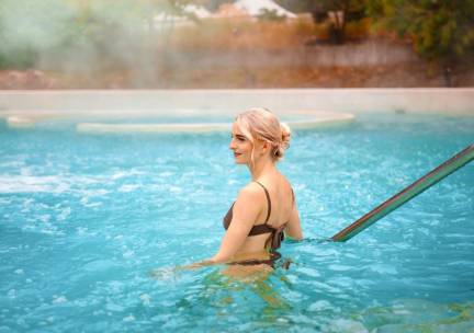 Verblijf in 4* Hotel Sanadome Nijmegen + Ontbijt + 2 dagen entree tot de ultraluxe Thermen + behandeling