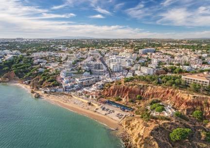 4*-zonvakantie o.b.v. logies in Albufeira incl. vlucht. Ook te boeken incl. ontbijt, halfpension of all-inclusive light!