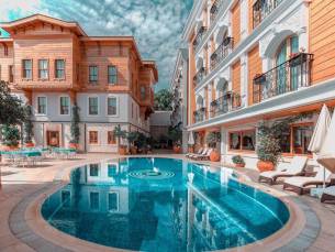 Seven Hills Palace Hotel