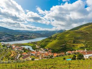 Fly-drive Wine & Dine in solares