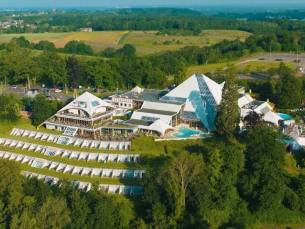 FLASHDEAL! ⚡️ Verblijf in het LUXE 4*-Wellnesshotel Thermae 2000, gelegen op de Cauberg incl. LUXE kamer, ontbijt, vlaai & koffie & + ONBEPERKT toegang t.w.v. &euro;49,50 per dag!
