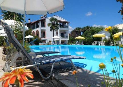 Hotel en appartementen Angela