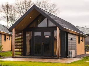 FLASHDEAL! ⚡ Geniet in een volledig ingerichte Tiny House Berg Lodge in Zuid-Limburg nabij Maastricht en Valkenburg!
