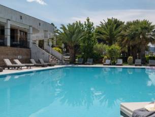 Geniet van de Griekse zon op Chalkidiki in een hotel met zwembad en dicht bij het strand! Incl. vlucht & ontbijt