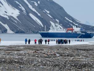 Nordspitzbergen Basecamp - Sommersonnenwende - Kostenloses Kajakfahren, Schneeschuhwandern / Wandern, Fotoworkshop, Tauchen (Zuschlag)