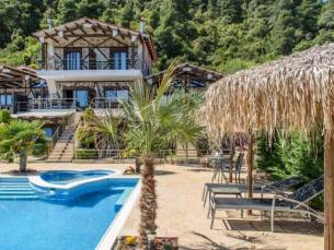 Sfeervol vakantie vieren in Vourvourou Chalkidiki, Griekenland incl. vlucht en ontbijt