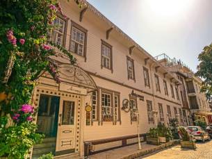 Avicenna Hotel