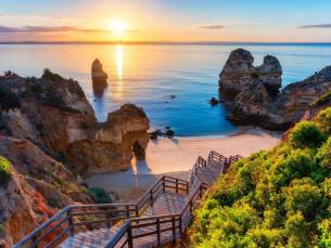 4*-zonvakantie in de Algarve incl. vlucht, ontbijt en huurauto