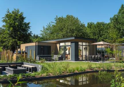 Essenburgh Deluxe met Hottub - 6 personen