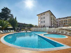 8 daagse vliegvakantie naar Villa Luisa Resort in s. felice del benaco, italie