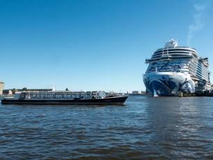 Rondvaart door haven van Amsterdam (2,5 uur)