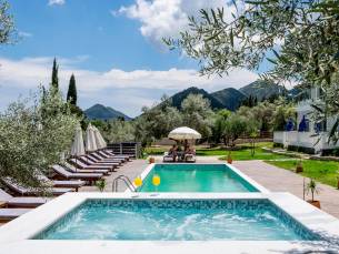 Golden Sun Villas