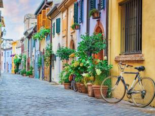 Zonvakantie Rimini aan de Adriatische kust incl. vlucht, huurauto & halfpension!