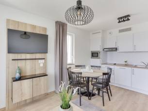 Family suite for 6 people with 2 bedrooms and balcony