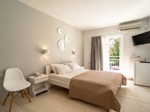 Avra Beach Hotel
