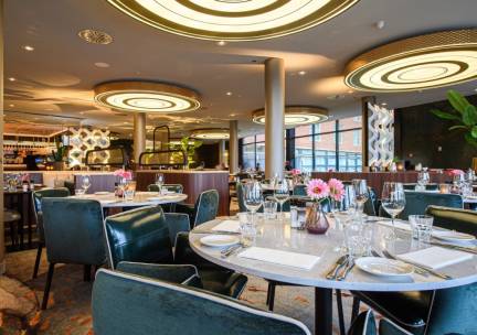 Ontdek het gezellige centrum van Breda vanuit een 4*-Van der Valk hotel met wellness + GRATIS parkeren
