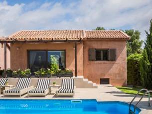 Sotiris Pool Villas