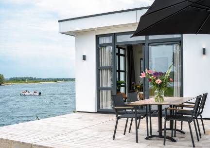 Villa voor 2 personen aan het water in Maurik