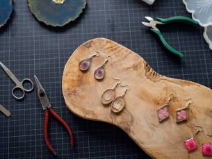 Workshop oorbellen maken of schaaltje pimpen (2,5 uur) + drankje + hapjes