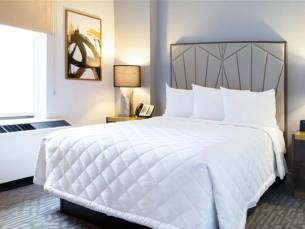 Martinique New York on Broadway, Curio By Hilton