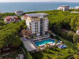 8 daagse vliegvakantie naar Monaco and Garden in golem, albanie