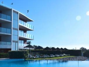 Zonvakantie in de Algarve in een LUXE 4*-hotel nabij het centrum incl. vlucht, ontbijt en huurauto
