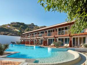 Esperos Blue Village & Spa