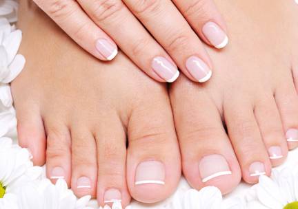 Manicure- of pedicurebehandeling naar keuze (45 of 60 min)