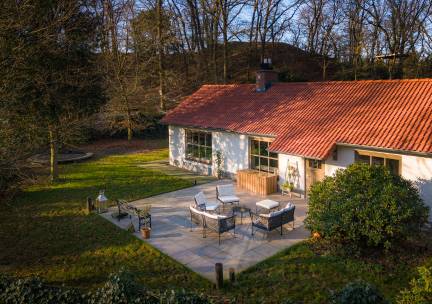 Luxe Buitenhuis met Bubbelbad & Sauna | 12 Pers.