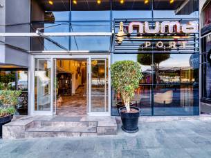 Numa Port Hotel