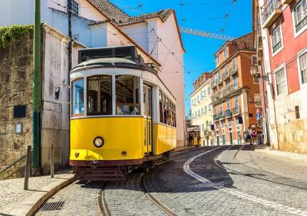 TOP LOCATIE in Lissabon: Verblijf tijdens je Citytrip midden in de historische binnenstad incl. vlucht en ontbijt!
