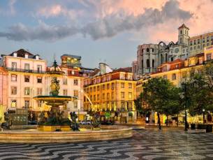 Lissabon of Porto?... ALLEBEI! Fly & Train door de twee leukste steden van Portugal incl. vlucht, hotels, trein &eacute;n ontbijt
