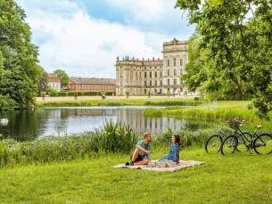3=2 SPECIAL! ⚡ Ontdek het hart van het Duitse natuurgebied Lewitz tijdens een verblijf in een 4*-van der Valk landhotel nabij Schloss Schwerin met wellness incl. ontbijt + GRATIS parkeren!