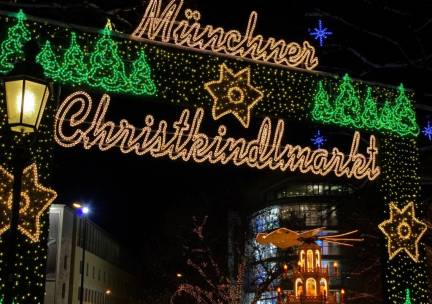Struin langs sfeervolle kerstmarkten in M&uuml;nchen en ontdek de stad vanuit een 4*-hotel op loopafstand van het metrostation incl. vlucht!
