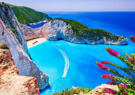 Welkom op zonnig Zakynthos! Zonvakantie incl. vlucht, huurauto en halfpension of all-inclusive