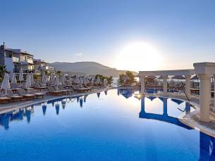 Alexander Beach Hotel & Village