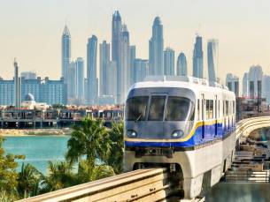 Ontdek woestijnavonturen tijdens deze unieke trip naar Dubai incl. stadstour, ontbijt en glamping in de woestijn