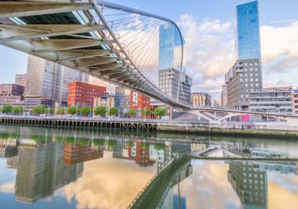 Stedentrip naar de indrukwekkende stad Bilbao incl. verblijf in een 4*-hotel en vlucht