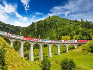 12-daagse rondreis per trein Glacier, Gotthard en Bernina Express in stijl
