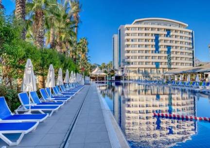 Porto Bello Hotel Resort & Spa