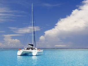 Blue Lagoon per catamaran (noordkust)