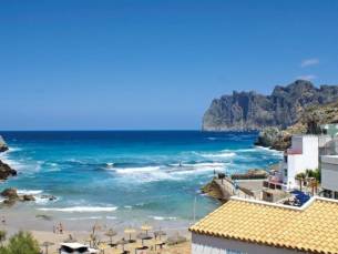 Geniet van de zon in een 4*- boetiekhotel aan een rustige baai op Mallorca incl.vlucht, huurauto en ontbijt