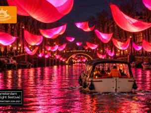 Rondvaart (75 min) + evt. onbeperkt drank tijdens Amsterdam Light Festival