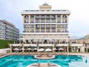 Serenity Queen Hotel