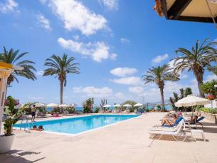 Vrachia Beach Resort