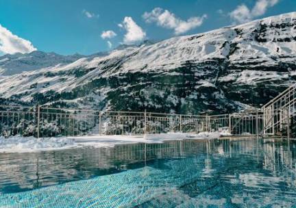 Verwennerij op sterrenniveau: bekroonde gastronomische ervaring & sneeuwzekere pistes in de Alpen