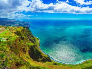 Fly & drive naar bloemeneiland Madeira incl. vlucht, huurauto en ontbijt!
